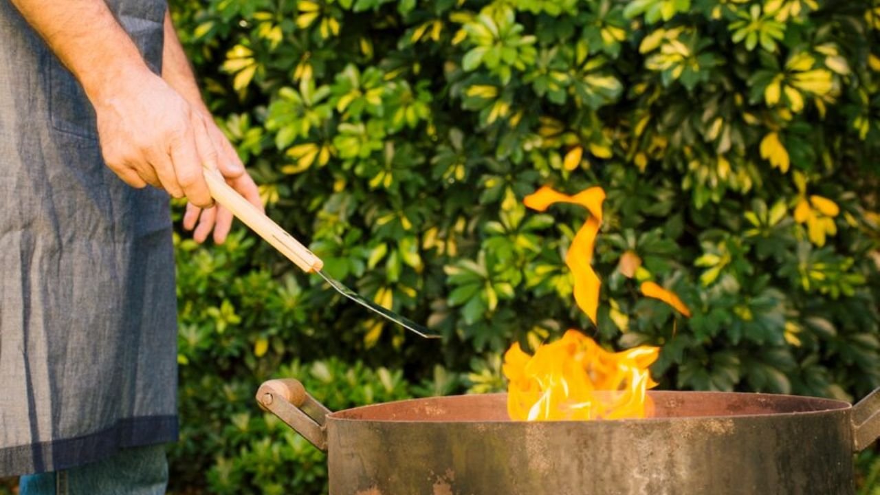 Fire pit flush in the garden